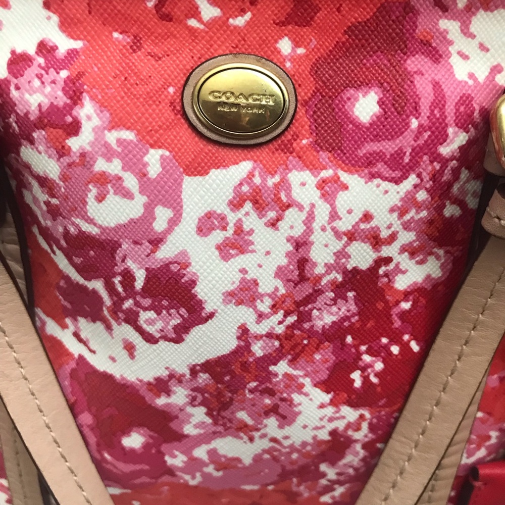 Coach - Picture 2 of 5